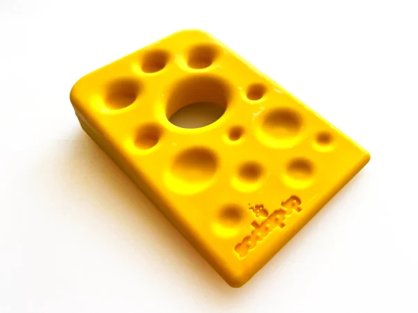 צעצוע לעיסה גבינה שוויצרית